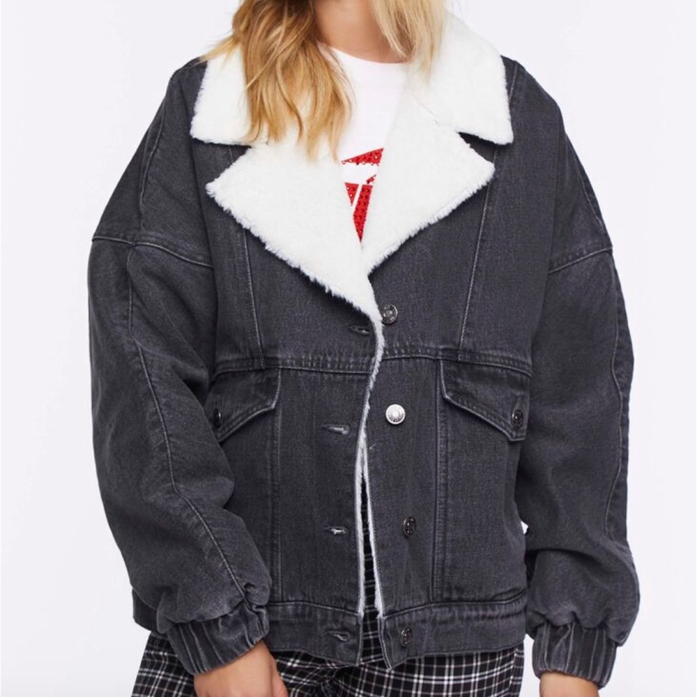 Forever 21 Faux Shearling Bomber Denim Jacket 🖤